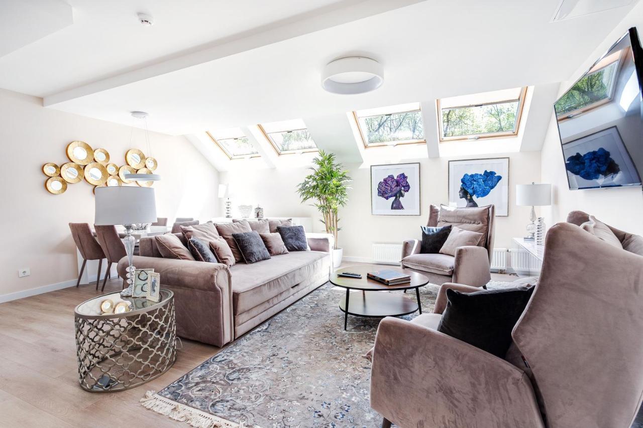 Luxury For Everyone - Hills Park Lux Apartments 1 VNO Buitenkant foto
