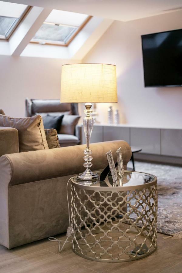 Luxury For Everyone - Hills Park Lux Apartments 1 VNO Buitenkant foto