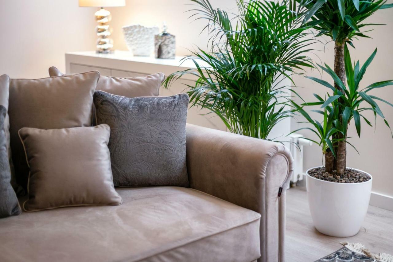 Luxury For Everyone - Hills Park Lux Apartments 1 VNO Buitenkant foto